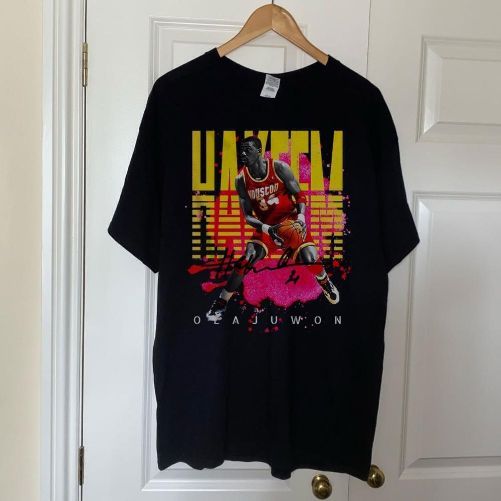Hakeem Olajuwon  Basketball Legend Retro Sports Graphic T-Shirt